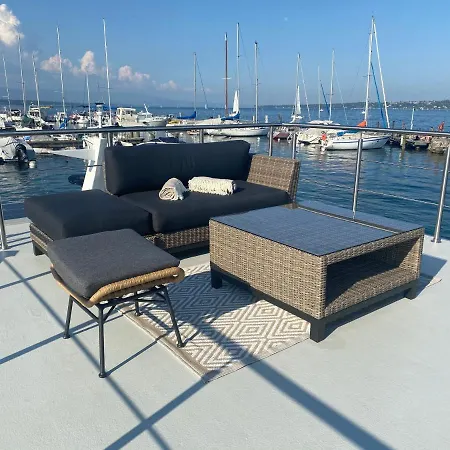 Houseboat - Dormez Sur Le Lac Geneva