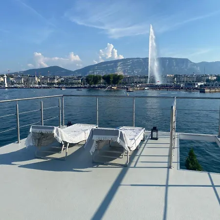 Houseboat - Dormez Sur Le Lac 船屋